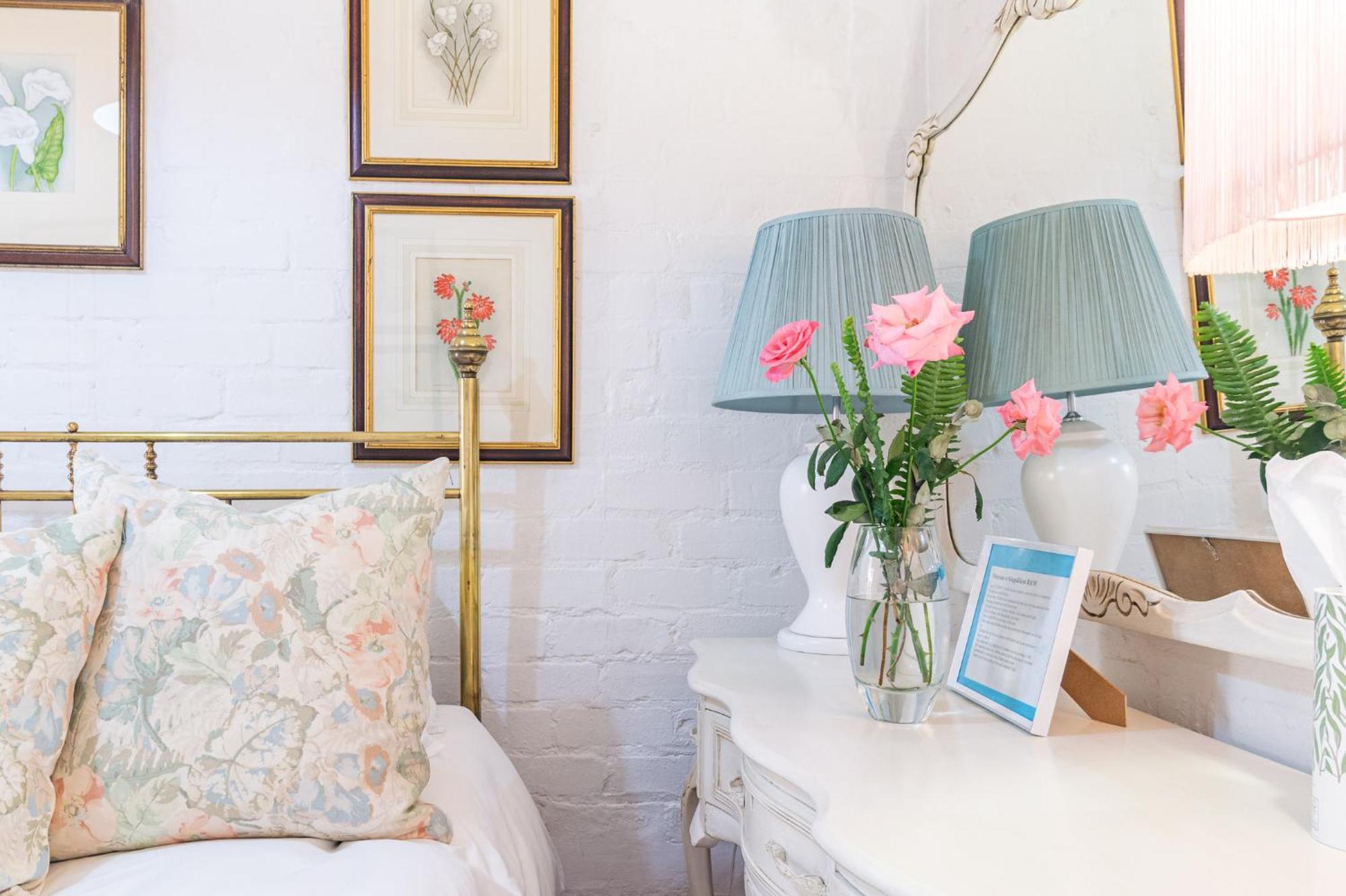 Kings And Kent Guest house *